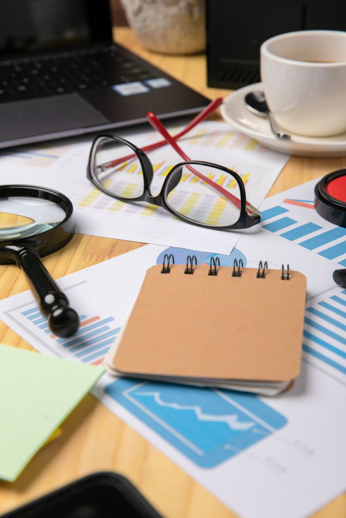 便签本 办公场景中的高效助手与视觉焦点